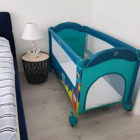 Apartament With A Garden Near Port In